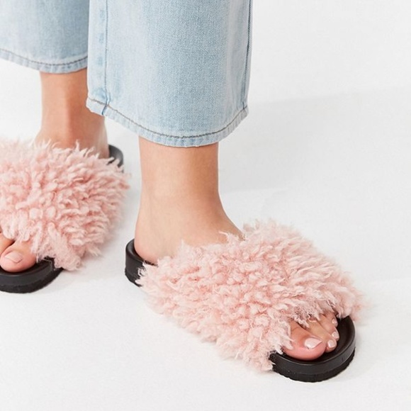 Urban Outfitters Shoes - *NYE SALE* Urban Outfitters Pool Slide in Pink